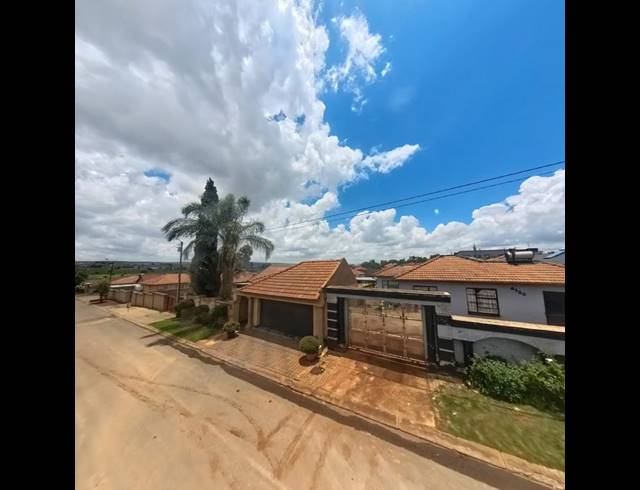 3 BEDROOM PROPERTY TO RENT IN CLAYVILLE